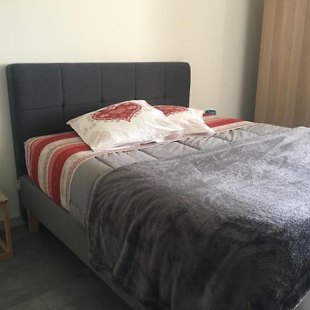 Pugny-Chatenod Appartement T2 Independant Dans Maison מראה חיצוני תמונה