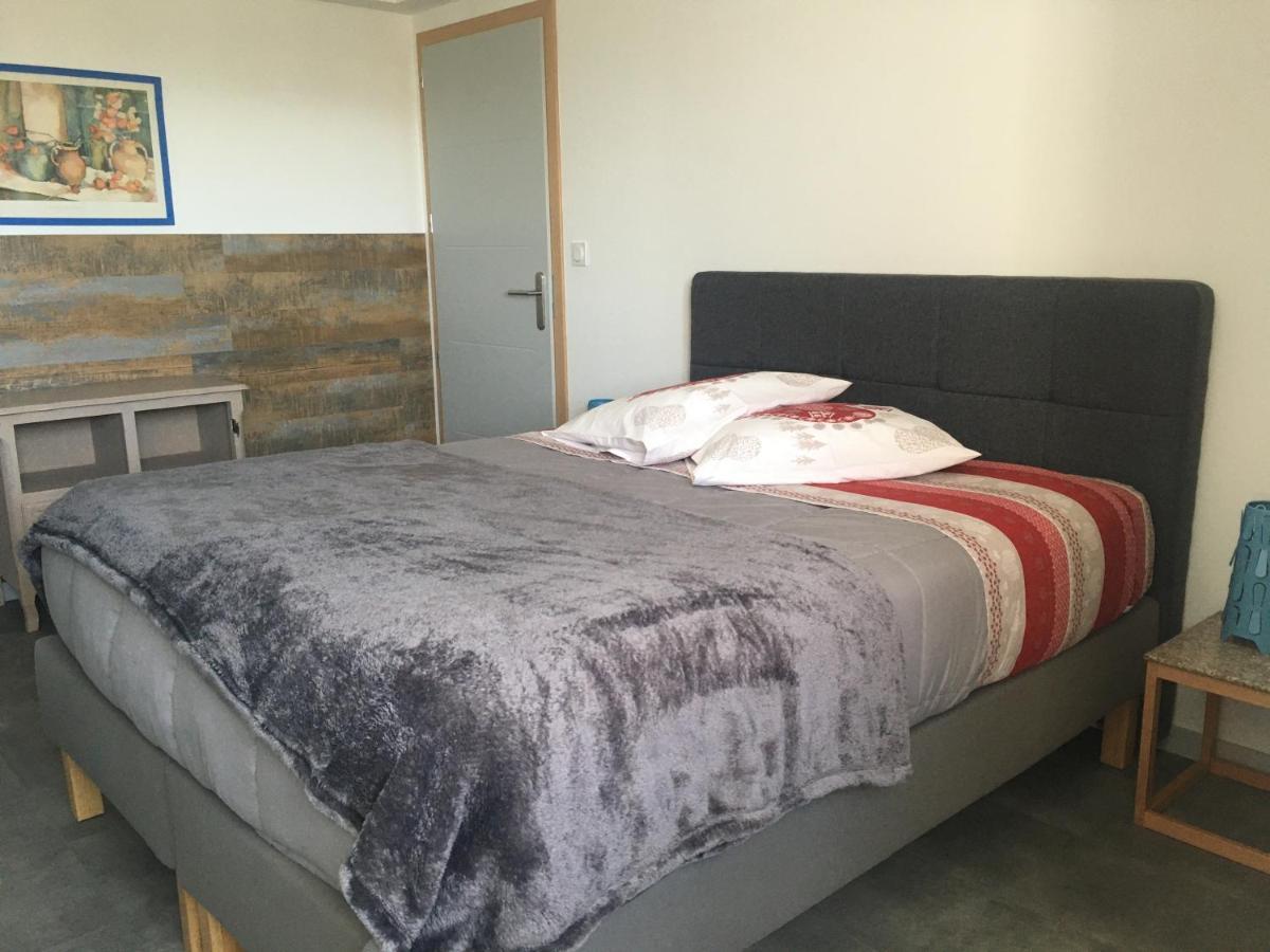 Pugny-Chatenod Appartement T2 Independant Dans Maison מראה חיצוני תמונה